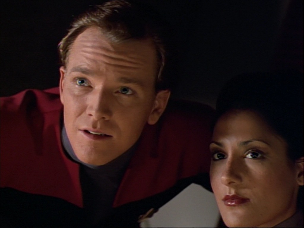 ariane179254_StarTrekVoyager_1x01_1x02-Caretaker_0767.jpg