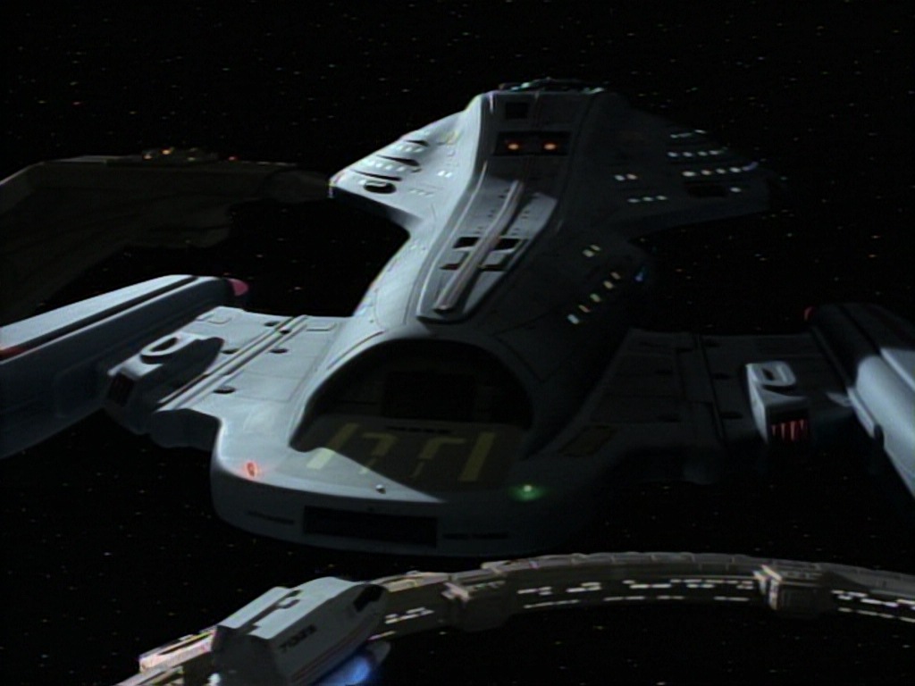 ariane179254_StarTrekVoyager_1x01_1x02-Caretaker_0770.jpg