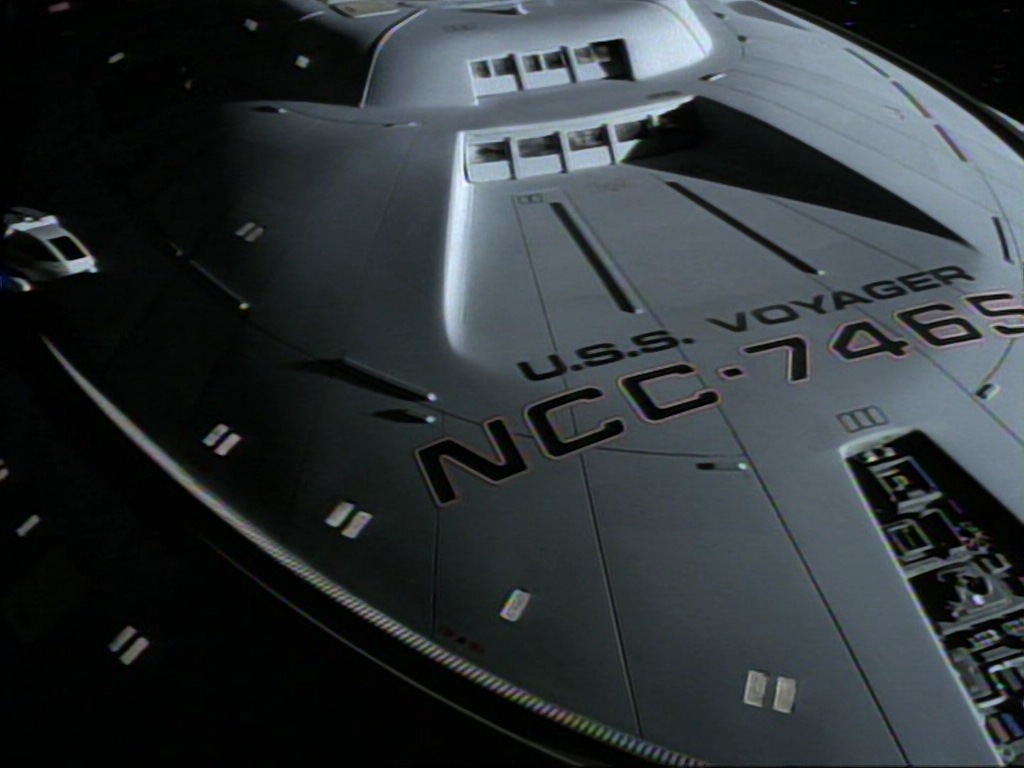 ariane179254_StarTrekVoyager_1x01_1x02-Caretaker_0777.jpg