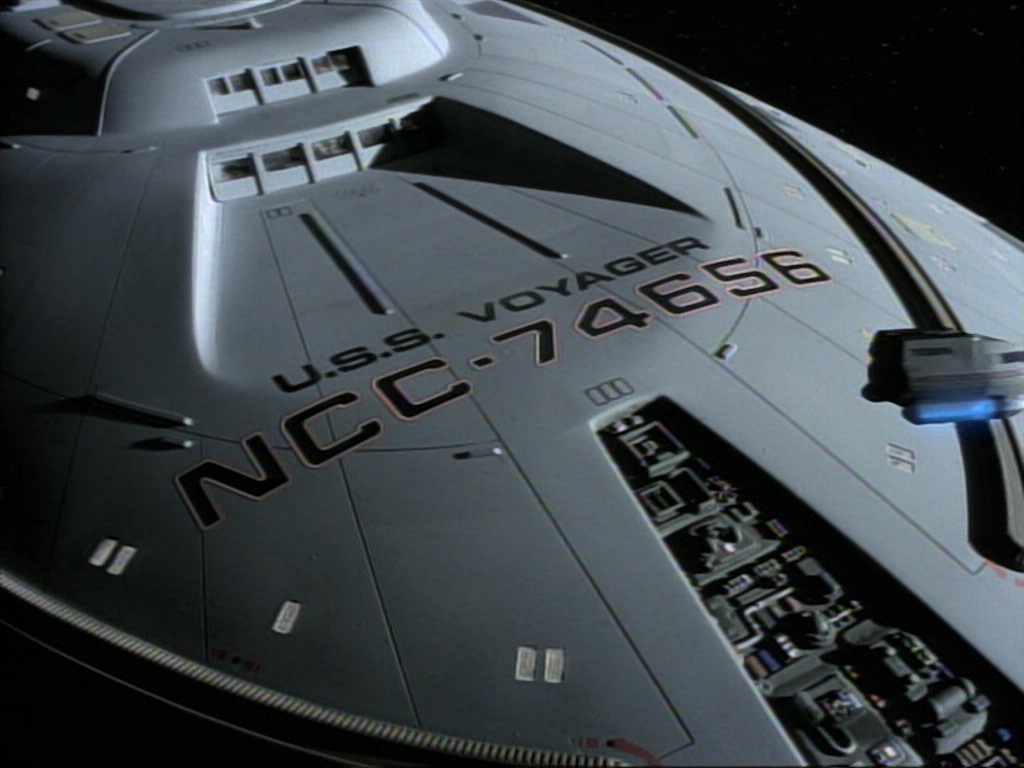 ariane179254_StarTrekVoyager_1x01_1x02-Caretaker_0783.jpg