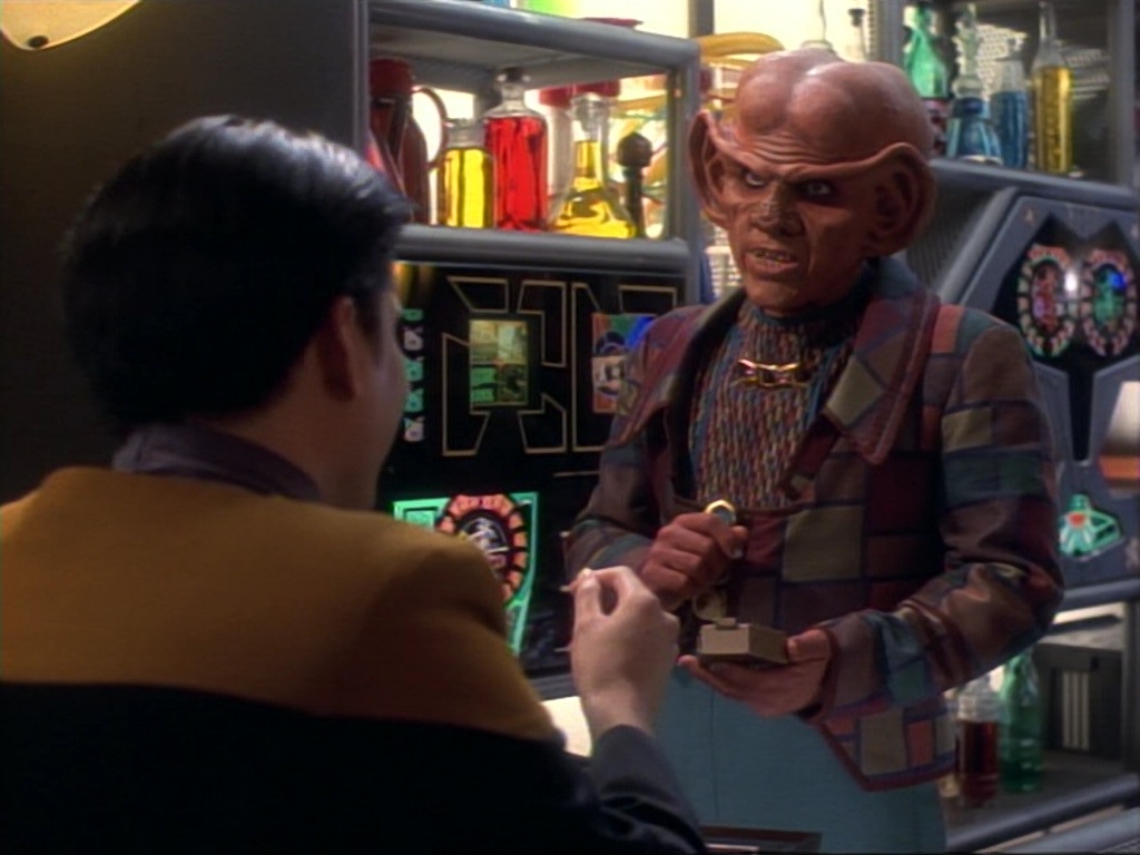ariane179254_StarTrekVoyager_1x01_1x02-Caretaker_0908.jpg
