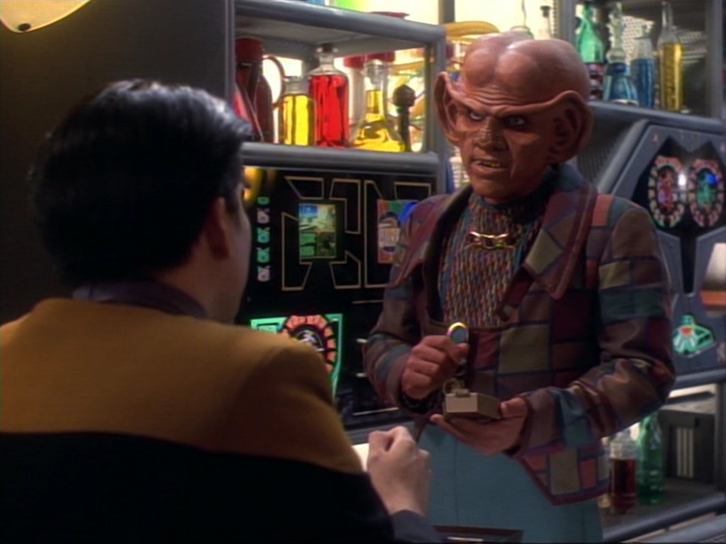 ariane179254_StarTrekVoyager_1x01_1x02-Caretaker_0910.jpg