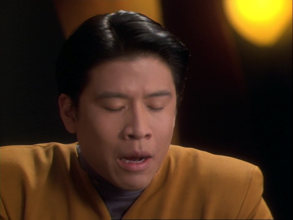 ariane179254_StarTrekVoyager_1x01_1x02-Caretaker_0921.jpg