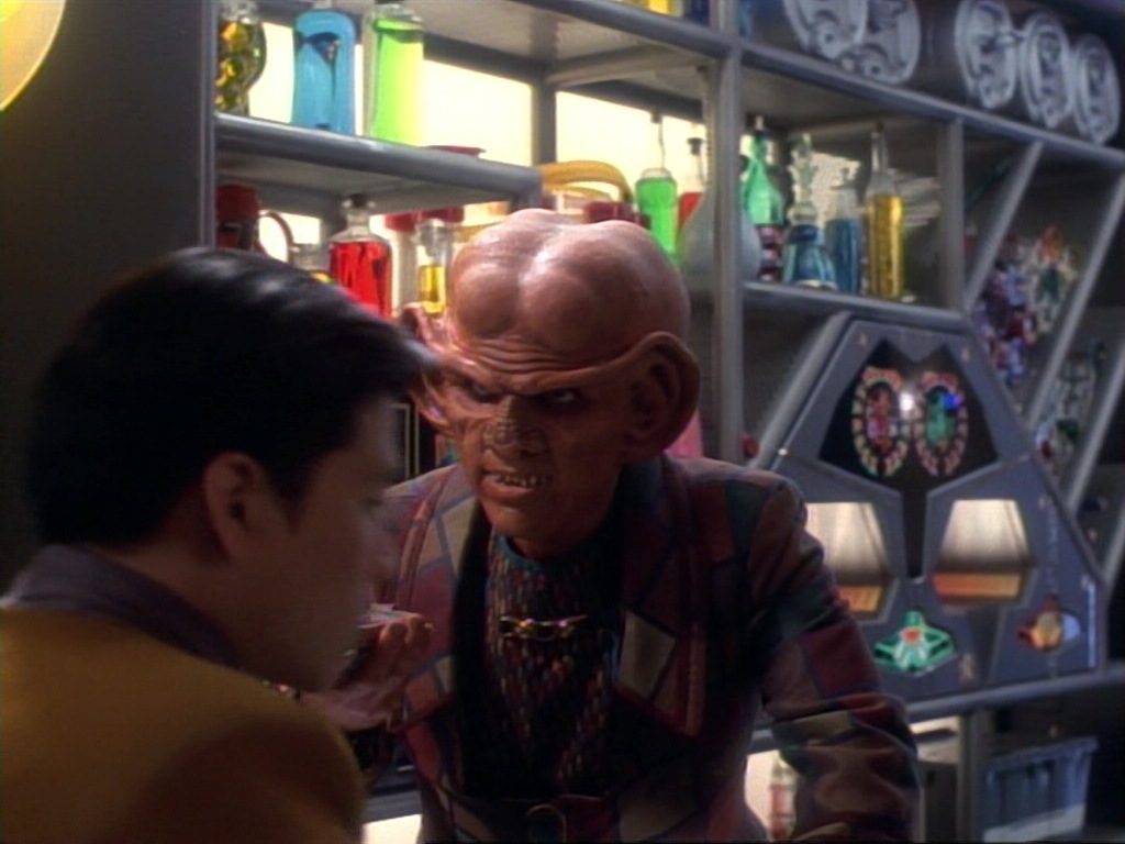 ariane179254_StarTrekVoyager_1x01_1x02-Caretaker_0965.jpg