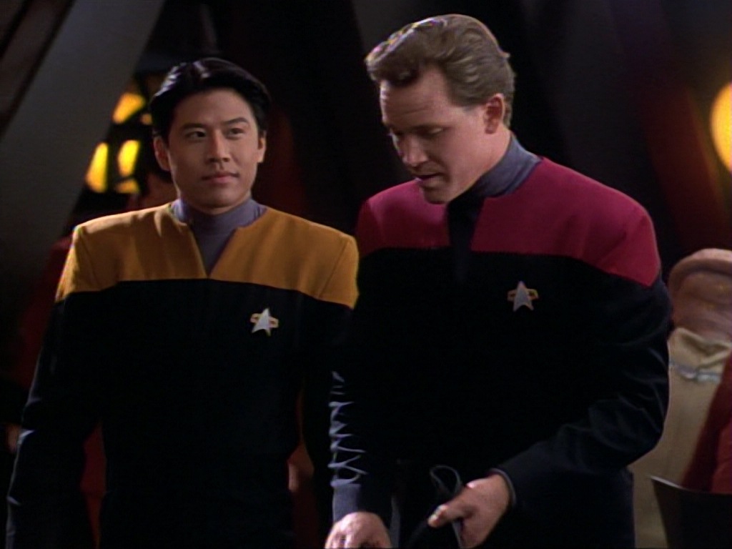 ariane179254_StarTrekVoyager_1x01_1x02-Caretaker_0974.jpg