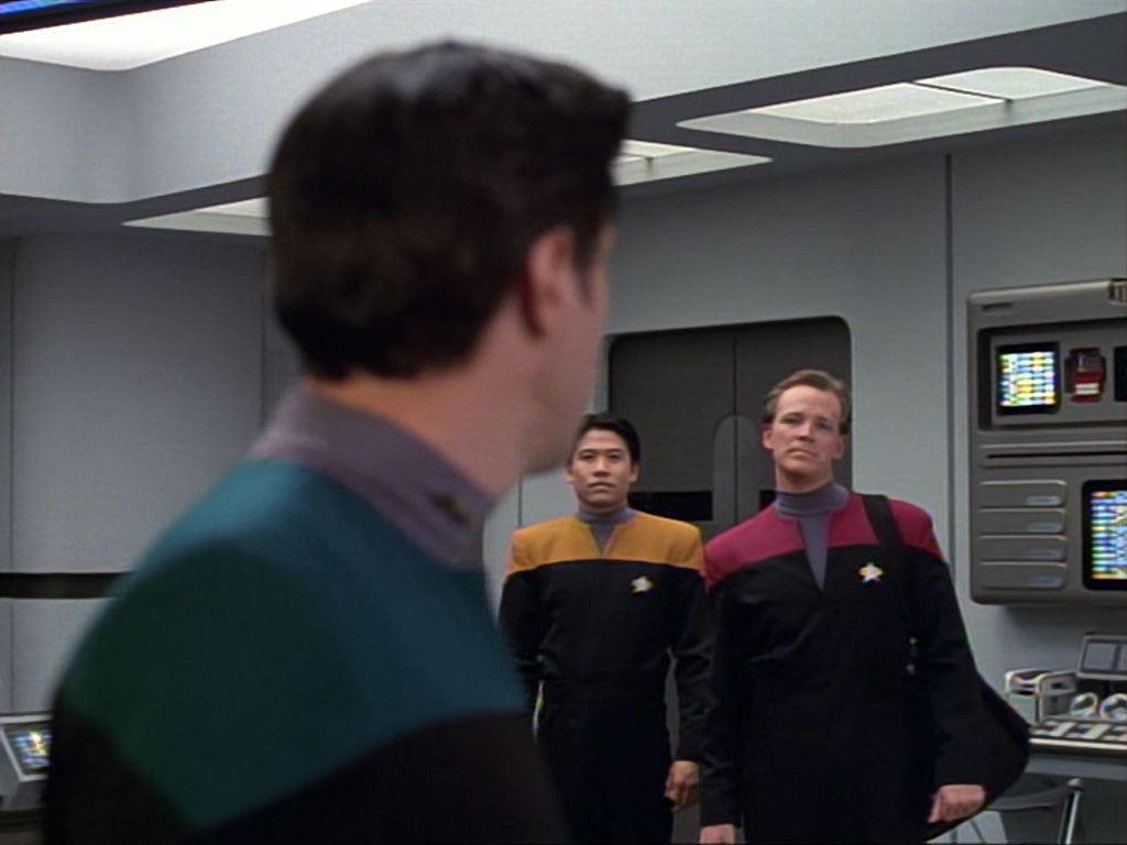 ariane179254_StarTrekVoyager_1x01_1x02-Caretaker_1000.jpg