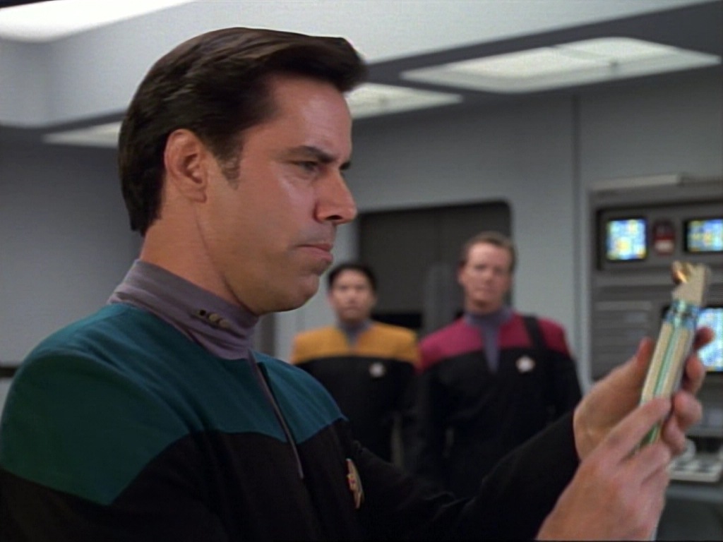 ariane179254_StarTrekVoyager_1x01_1x02-Caretaker_1003.jpg