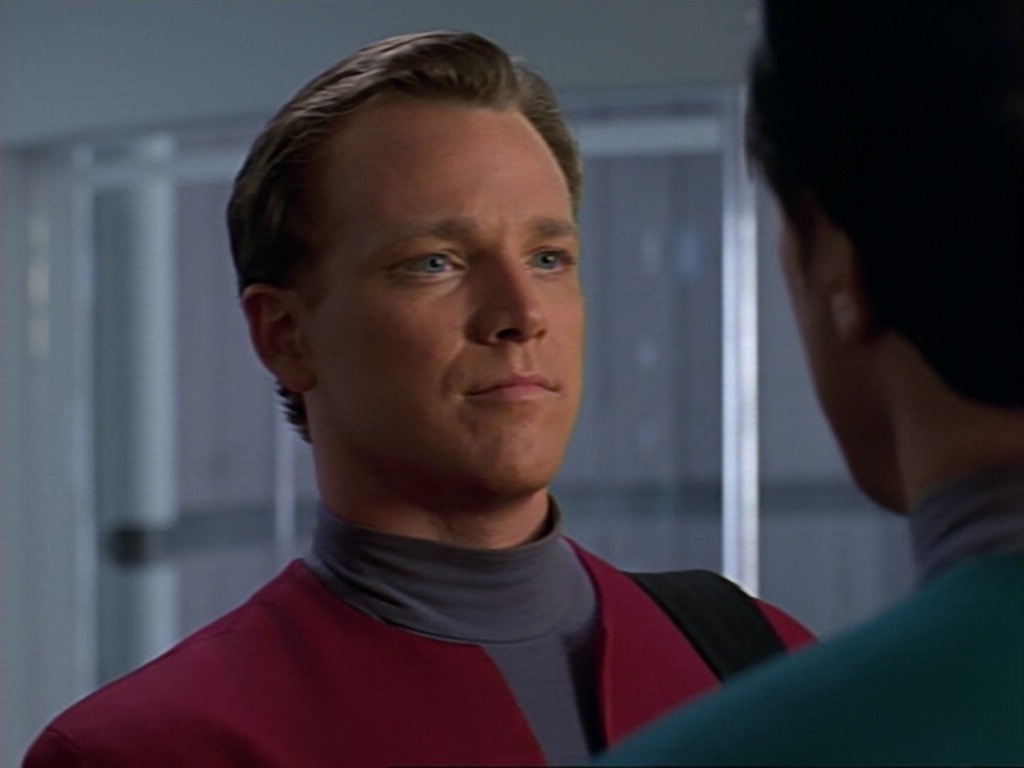 ariane179254_StarTrekVoyager_1x01_1x02-Caretaker_1046.jpg