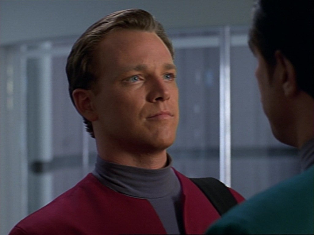 ariane179254_StarTrekVoyager_1x01_1x02-Caretaker_1047.jpg