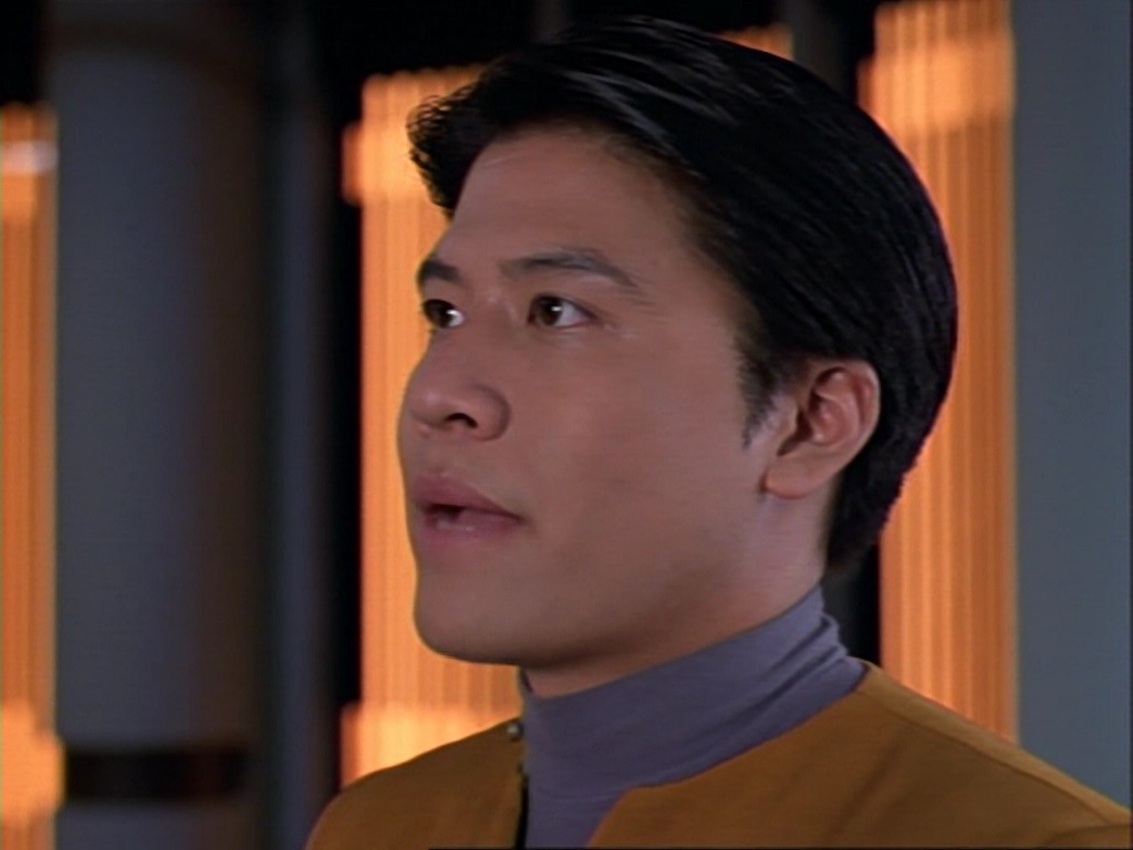 ariane179254_StarTrekVoyager_1x01_1x02-Caretaker_1049.jpg