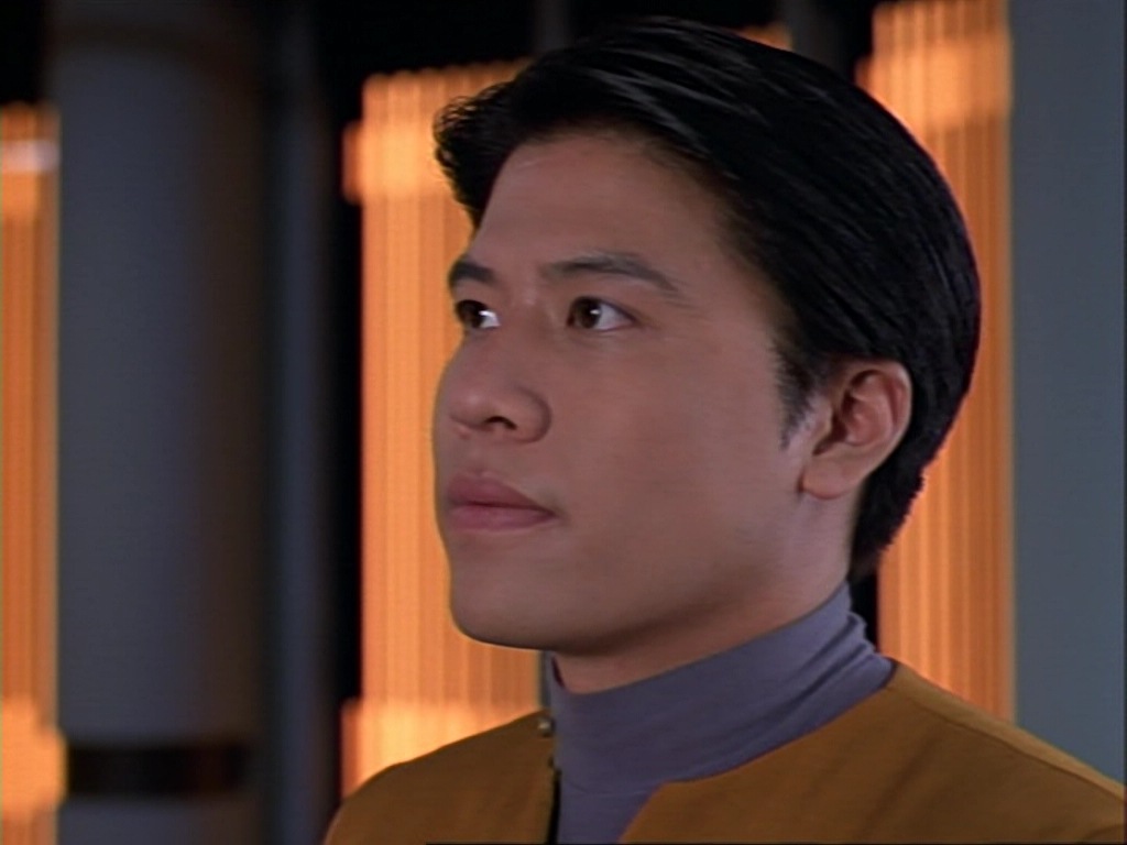 ariane179254_StarTrekVoyager_1x01_1x02-Caretaker_1050.jpg