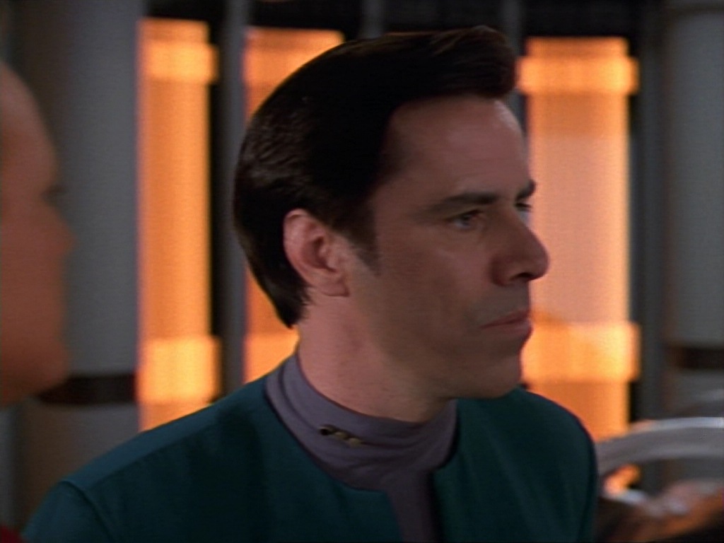 ariane179254_StarTrekVoyager_1x01_1x02-Caretaker_1052.jpg