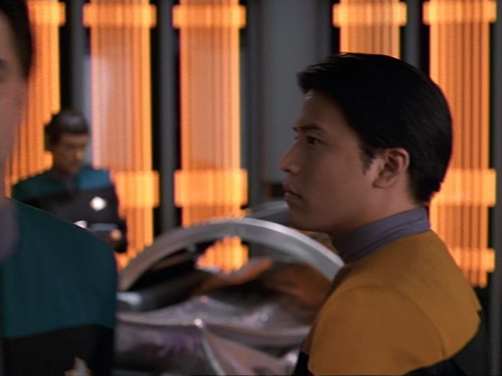ariane179254_StarTrekVoyager_1x01_1x02-Caretaker_1054.jpg