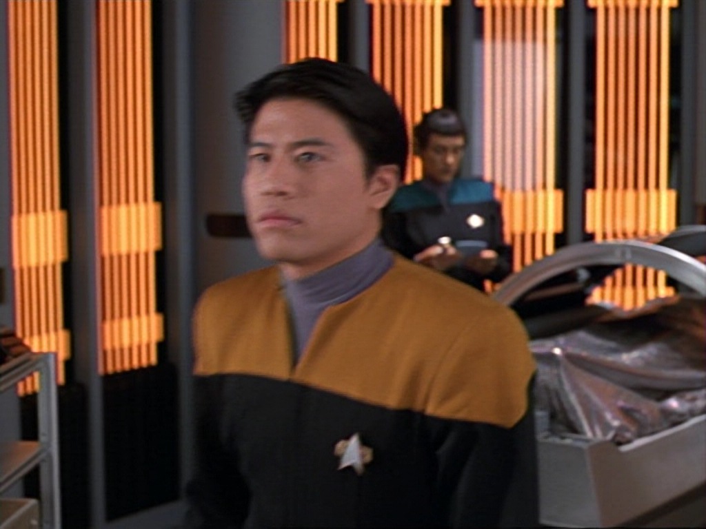 ariane179254_StarTrekVoyager_1x01_1x02-Caretaker_1063.jpg