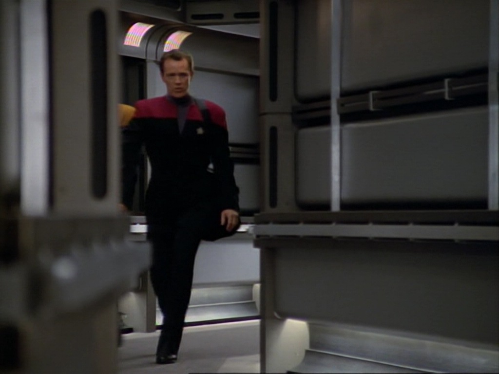 ariane179254_StarTrekVoyager_1x01_1x02-Caretaker_1067.jpg