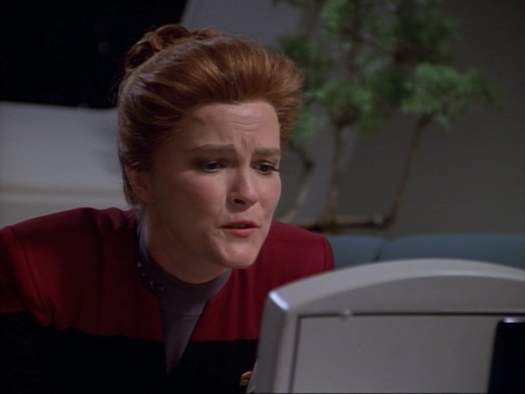 ariane179254_StarTrekVoyager_1x01_1x02-Caretaker_1131.jpg