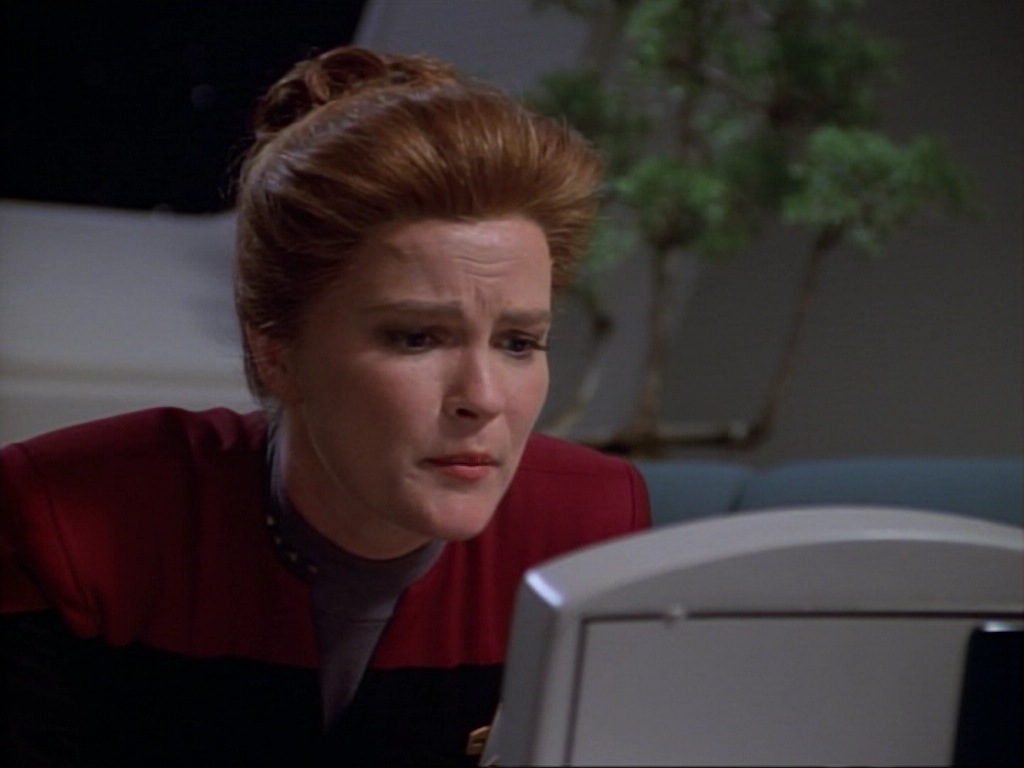 ariane179254_StarTrekVoyager_1x01_1x02-Caretaker_1132.jpg