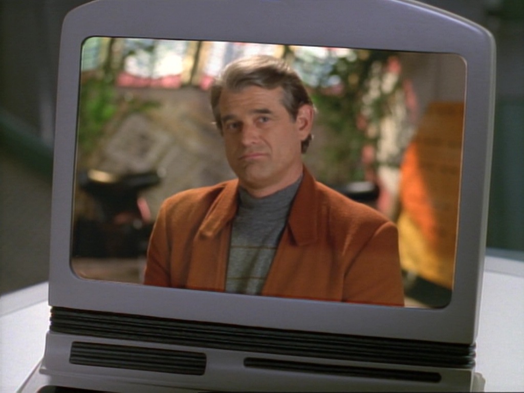 ariane179254_StarTrekVoyager_1x01_1x02-Caretaker_1133.jpg