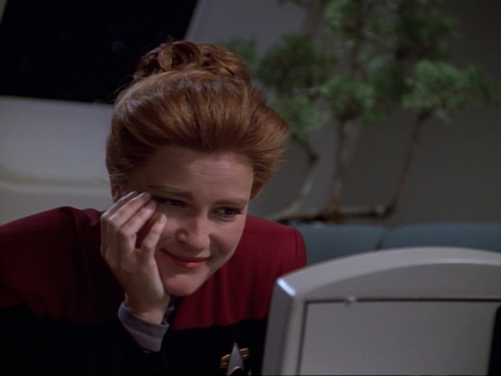 ariane179254_StarTrekVoyager_1x01_1x02-Caretaker_1144.jpg