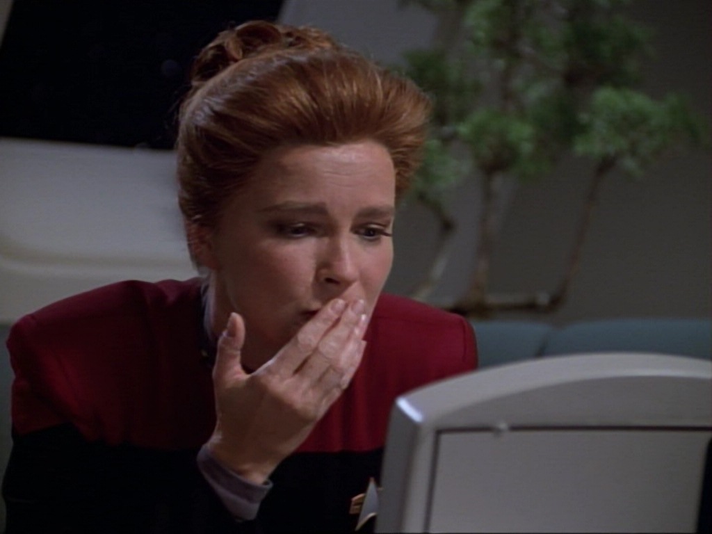 ariane179254_StarTrekVoyager_1x01_1x02-Caretaker_1146.jpg