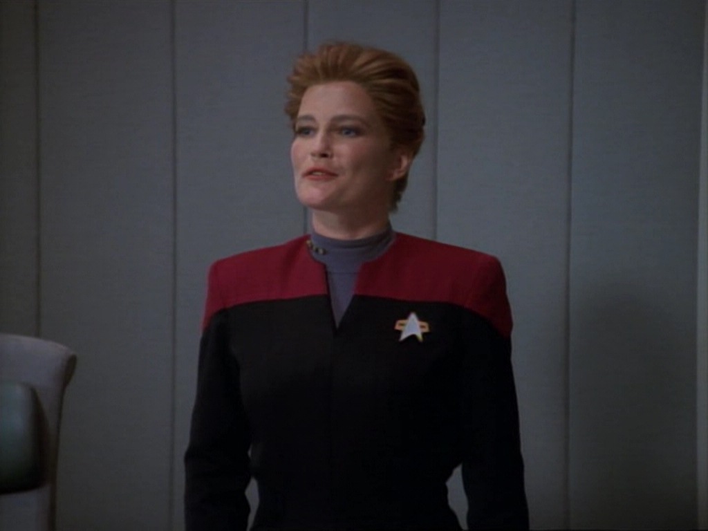 ariane179254_StarTrekVoyager_1x01_1x02-Caretaker_1162.jpg