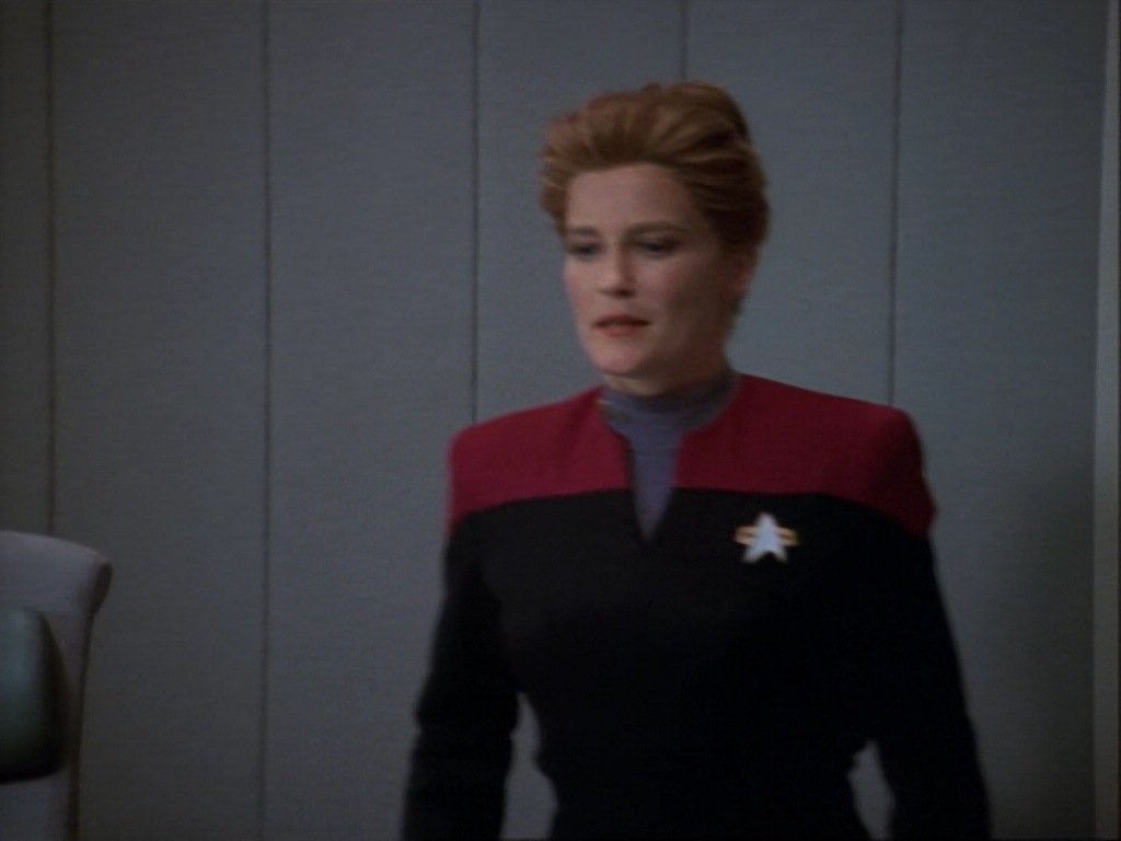 ariane179254_StarTrekVoyager_1x01_1x02-Caretaker_1167.jpg