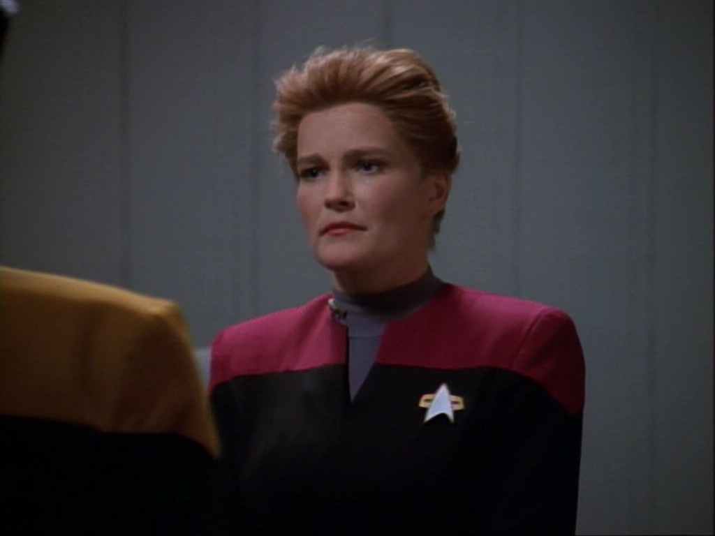 ariane179254_StarTrekVoyager_1x01_1x02-Caretaker_1170.jpg