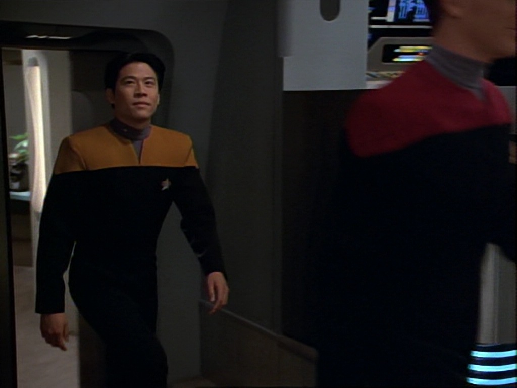 ariane179254_StarTrekVoyager_1x01_1x02-Caretaker_1201.jpg
