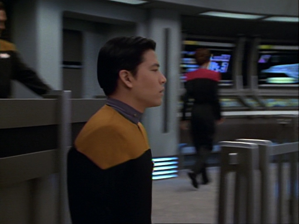 ariane179254_StarTrekVoyager_1x01_1x02-Caretaker_1204.jpg
