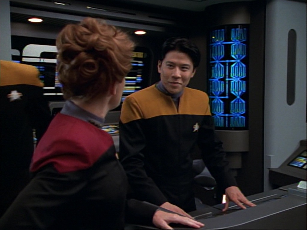 ariane179254_StarTrekVoyager_1x01_1x02-Caretaker_1232.jpg