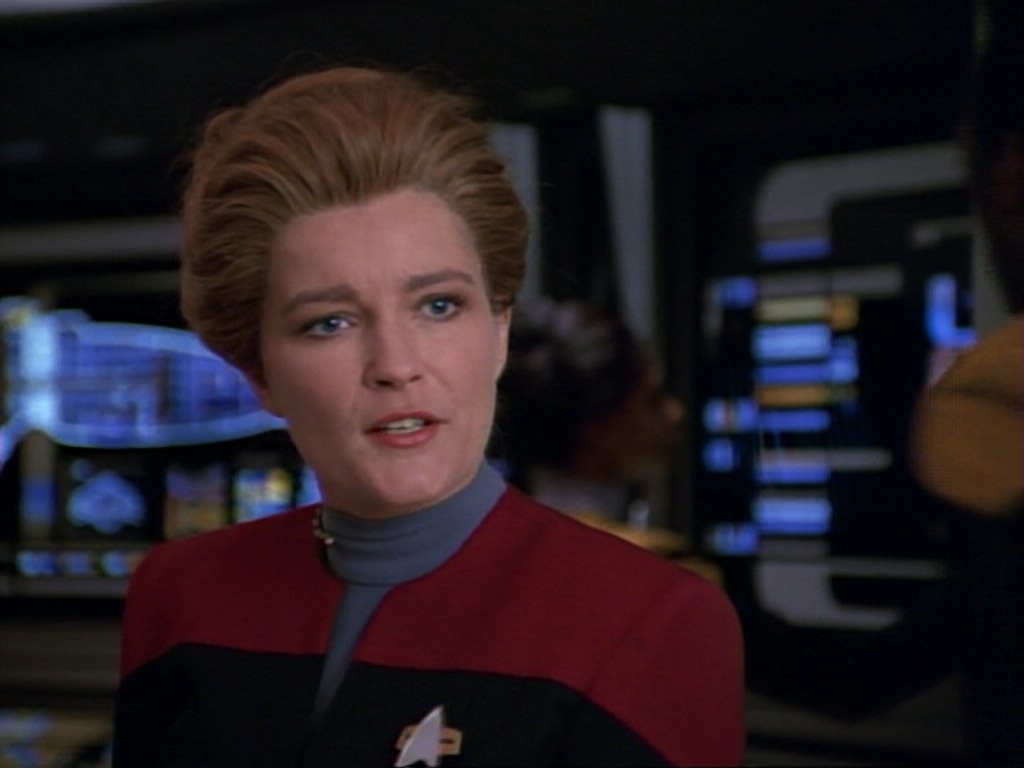 ariane179254_StarTrekVoyager_1x01_1x02-Caretaker_1234.jpg