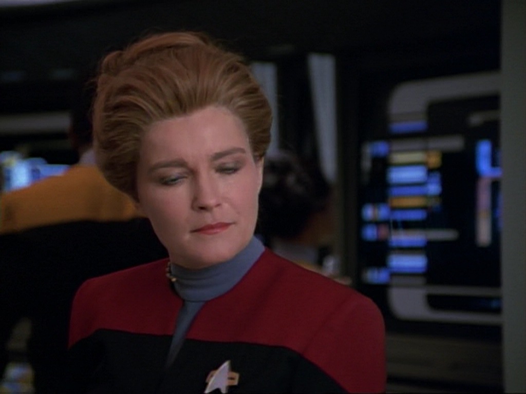 ariane179254_StarTrekVoyager_1x01_1x02-Caretaker_1236.jpg