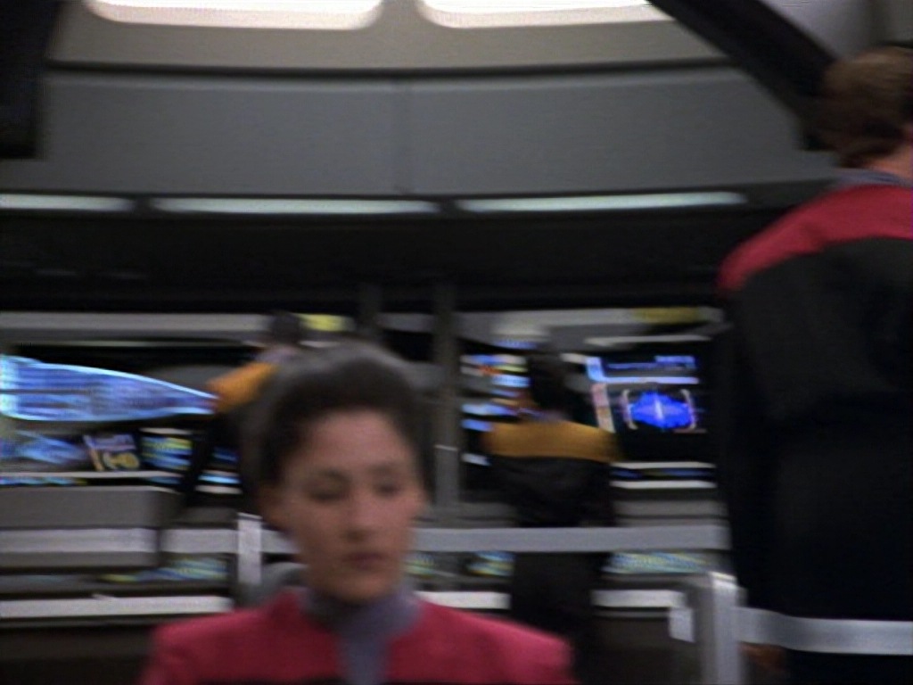 ariane179254_StarTrekVoyager_1x01_1x02-Caretaker_1244.jpg