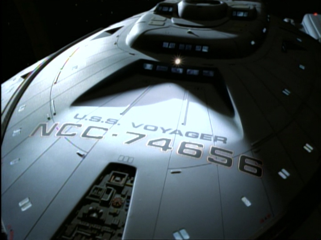 ariane179254_StarTrekVoyager_1x01_1x02-Caretaker_1272.jpg