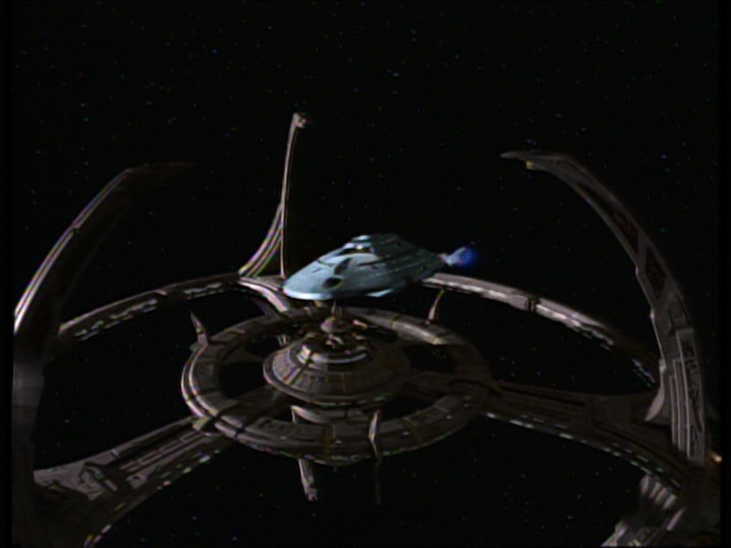 ariane179254_StarTrekVoyager_1x01_1x02-Caretaker_1283.jpg