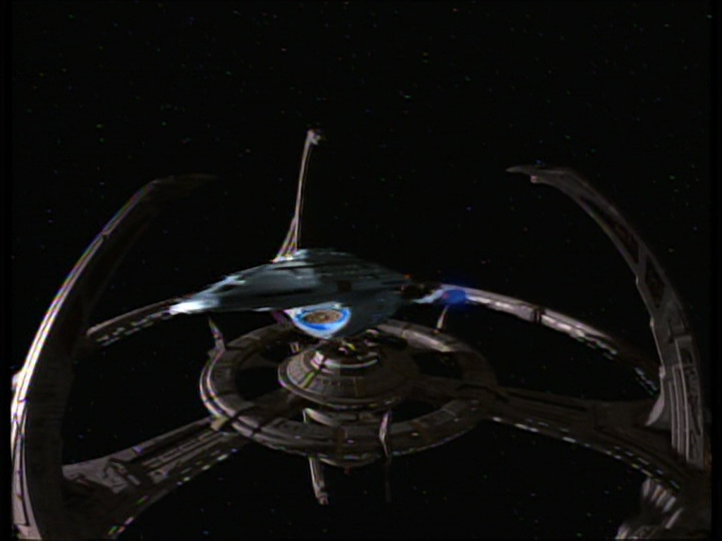ariane179254_StarTrekVoyager_1x01_1x02-Caretaker_1284.jpg