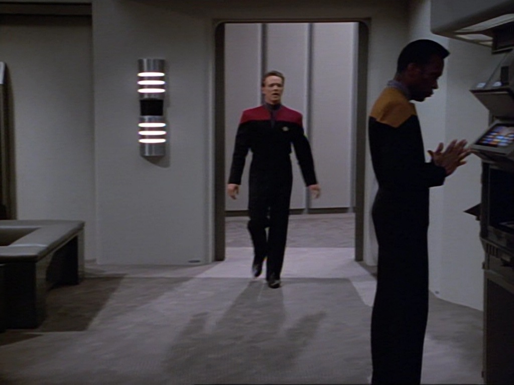 ariane179254_StarTrekVoyager_1x01_1x02-Caretaker_1316.jpg