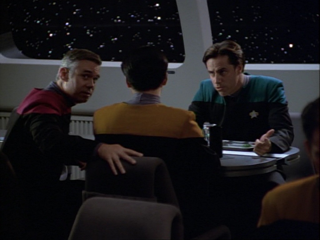 ariane179254_StarTrekVoyager_1x01_1x02-Caretaker_1330.jpg