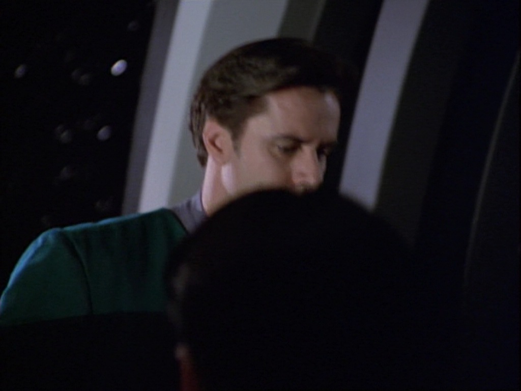 ariane179254_StarTrekVoyager_1x01_1x02-Caretaker_1357.jpg
