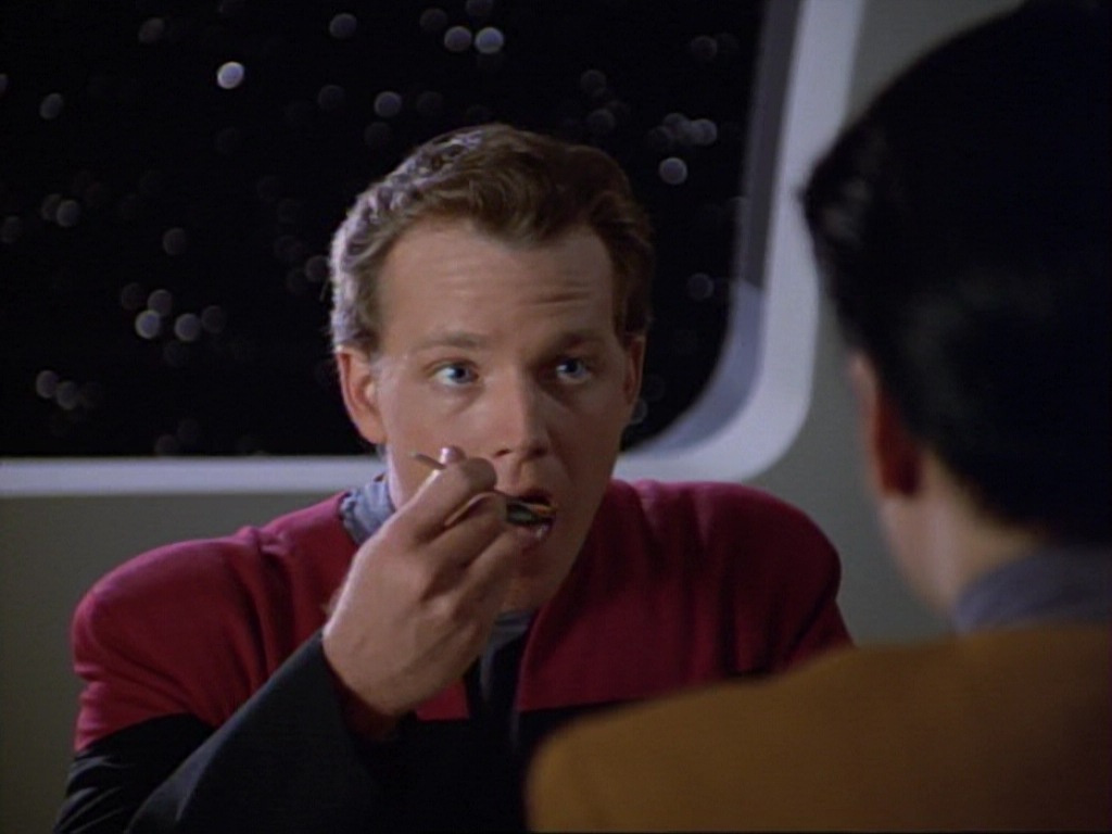 ariane179254_StarTrekVoyager_1x01_1x02-Caretaker_1381.jpg