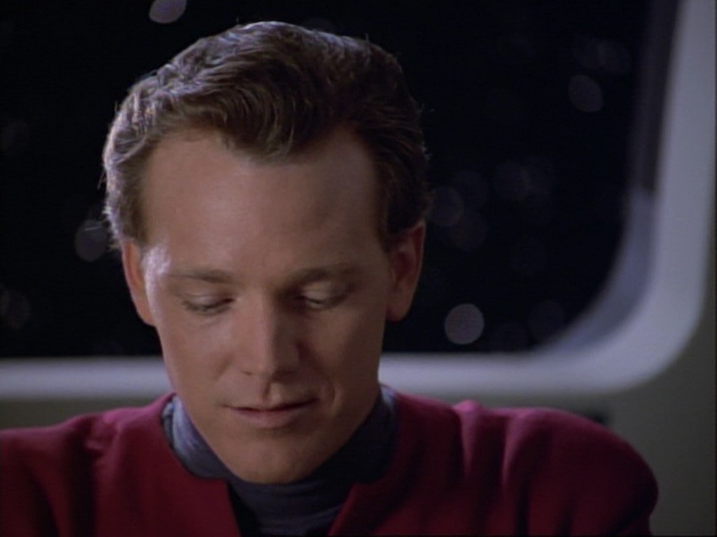 ariane179254_StarTrekVoyager_1x01_1x02-Caretaker_1431.jpg