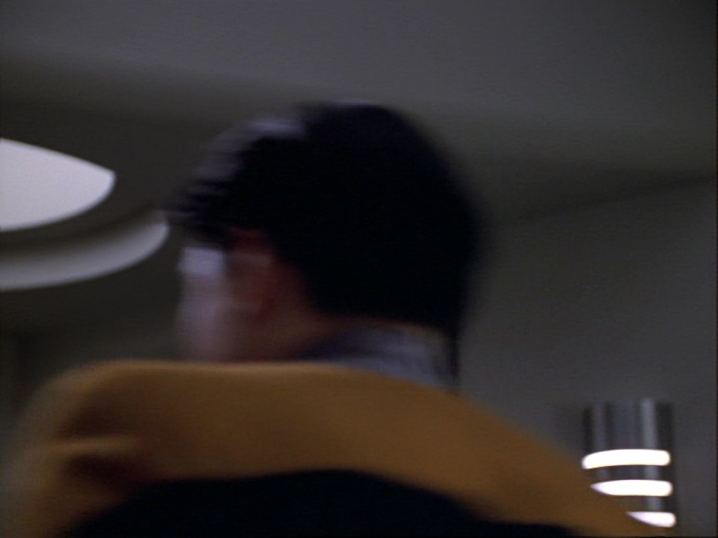 ariane179254_StarTrekVoyager_1x01_1x02-Caretaker_1501.jpg