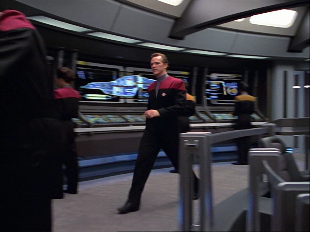 ariane179254_StarTrekVoyager_1x01_1x02-Caretaker_1515.jpg