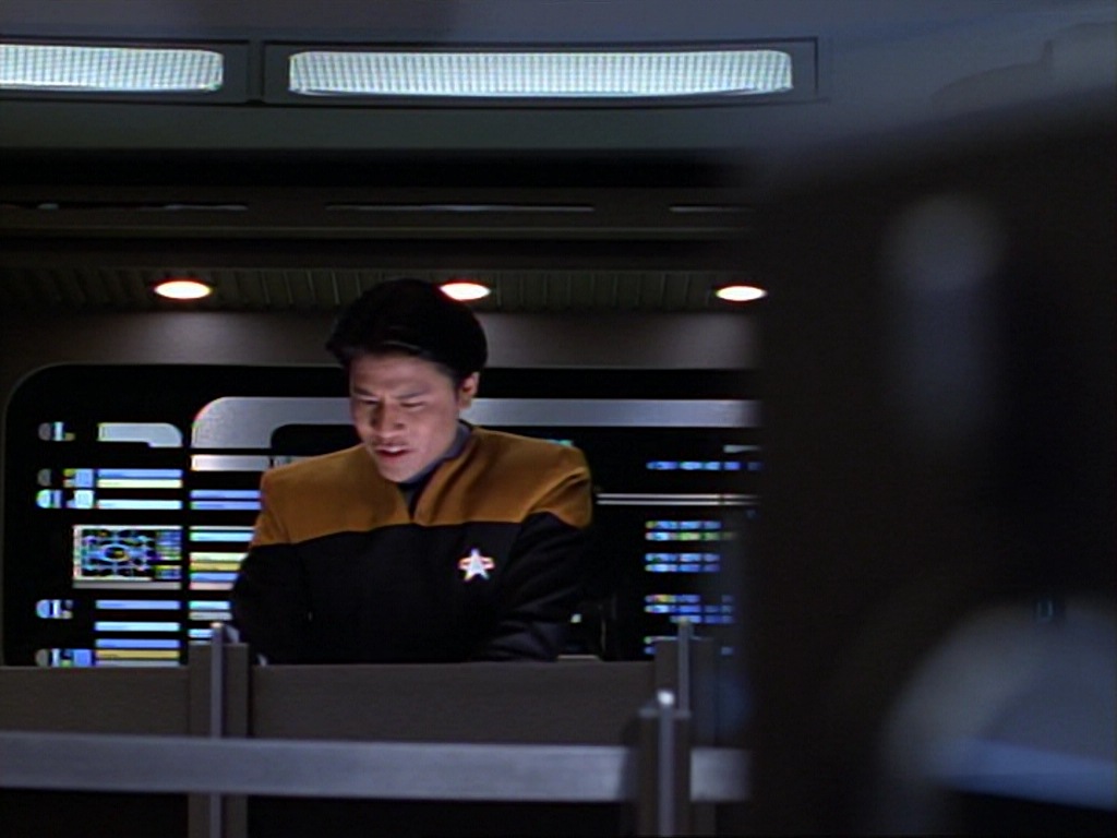 ariane179254_StarTrekVoyager_1x01_1x02-Caretaker_1625.jpg