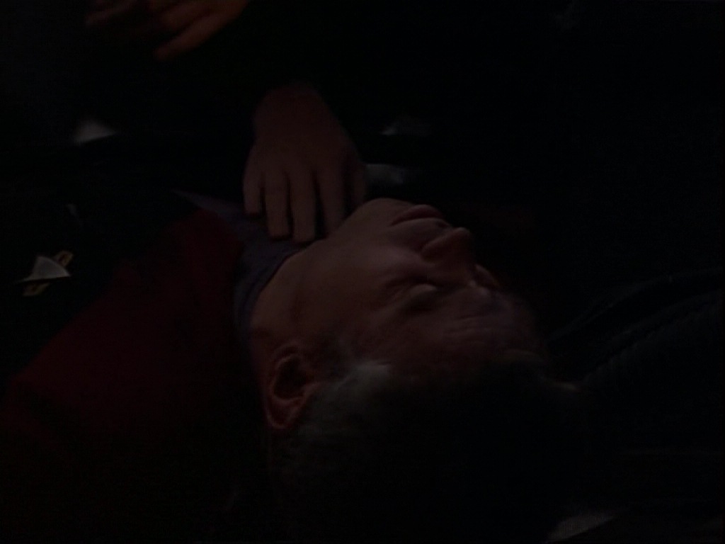 ariane179254_StarTrekVoyager_1x01_1x02-Caretaker_1682.jpg