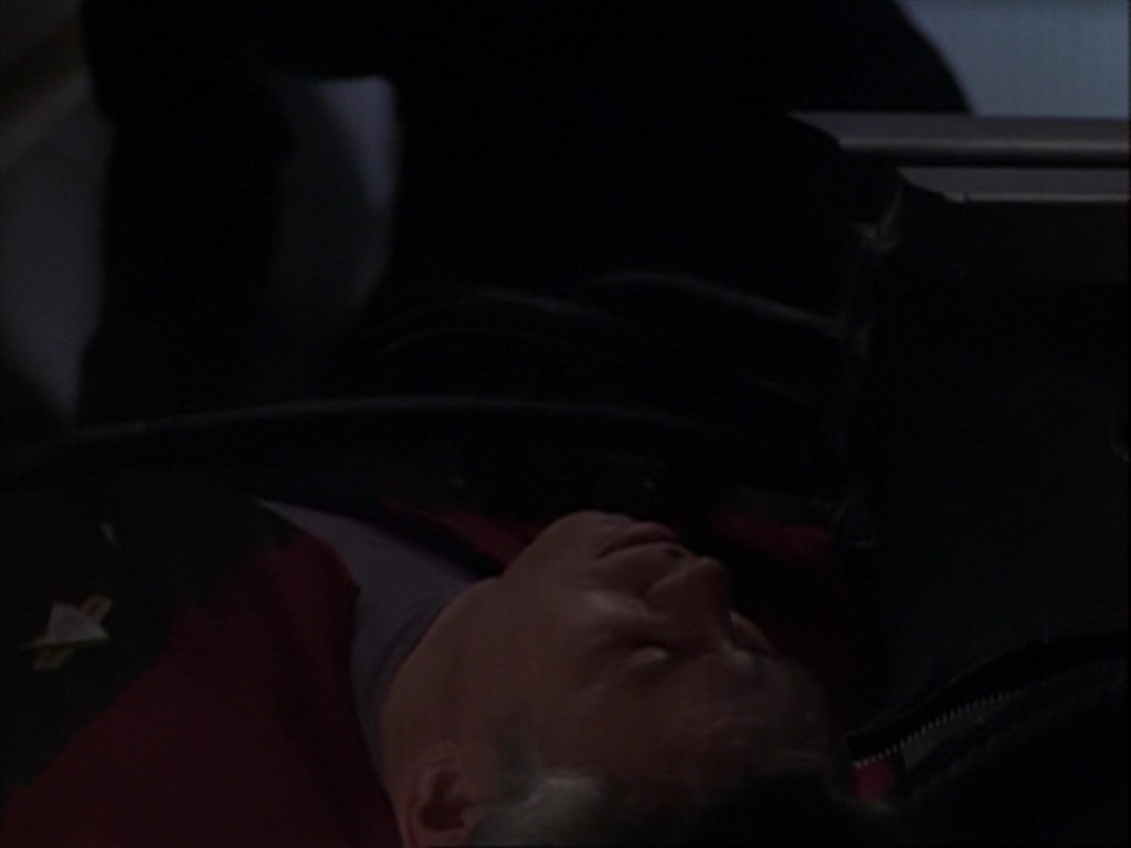 ariane179254_StarTrekVoyager_1x01_1x02-Caretaker_1683.jpg