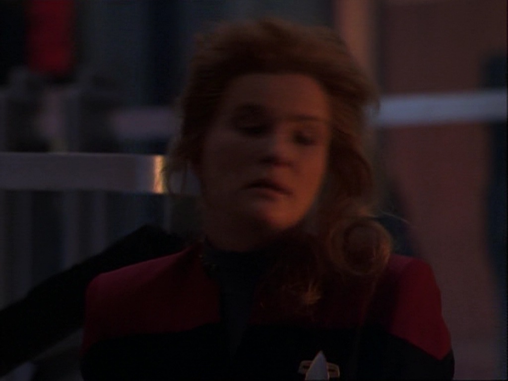 ariane179254_StarTrekVoyager_1x01_1x02-Caretaker_1687.jpg