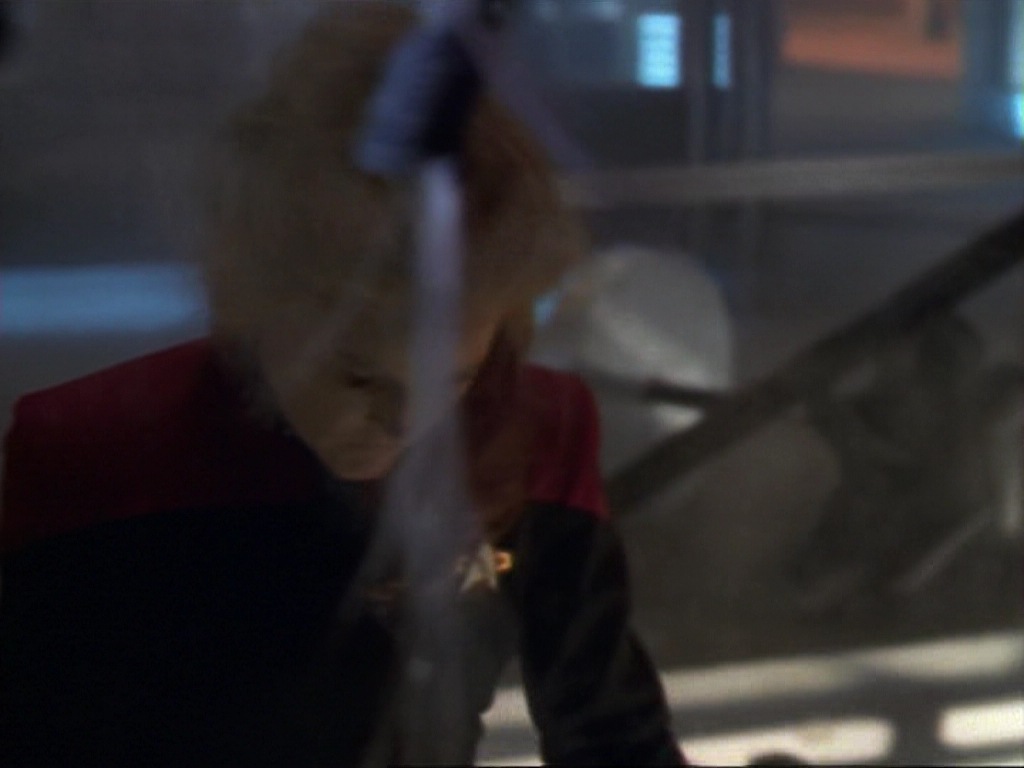 ariane179254_StarTrekVoyager_1x01_1x02-Caretaker_1699.jpg