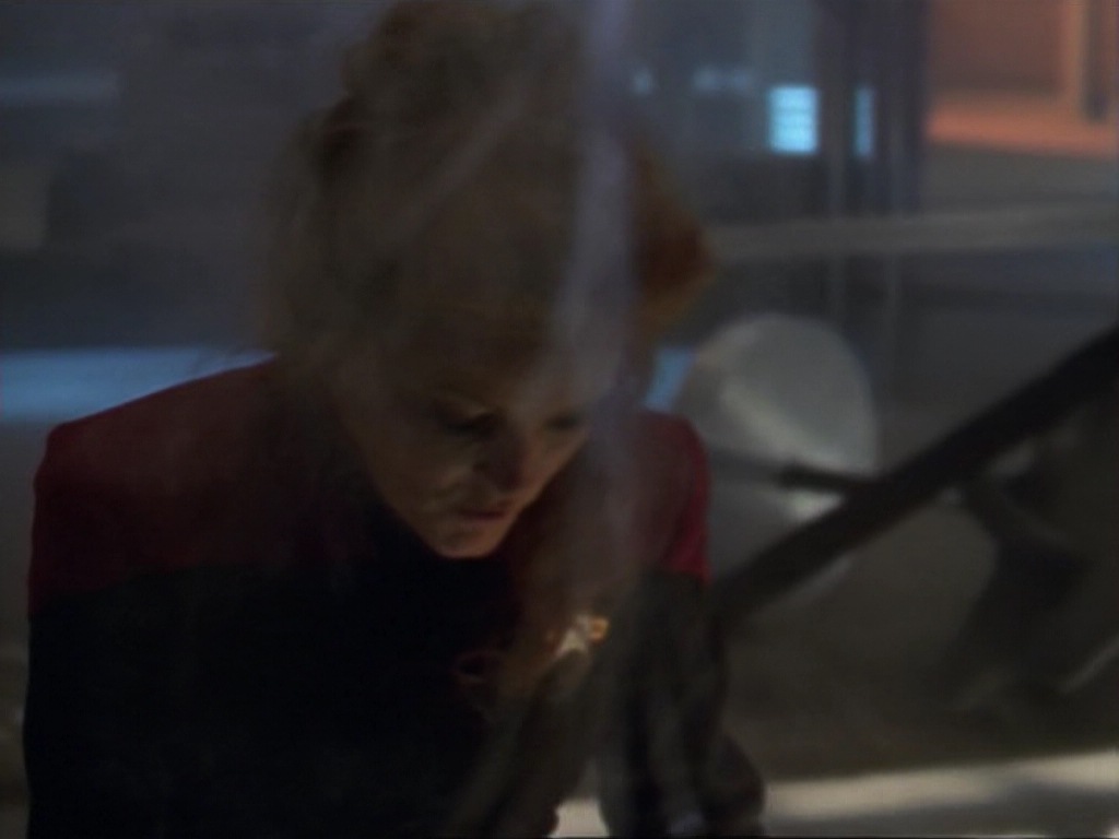 ariane179254_StarTrekVoyager_1x01_1x02-Caretaker_1700.jpg