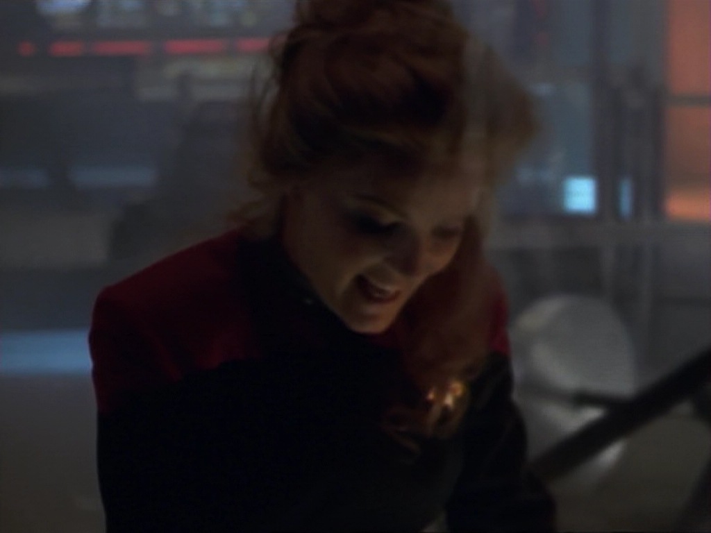 ariane179254_StarTrekVoyager_1x01_1x02-Caretaker_1702.jpg
